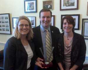 Representative Christopher S. Murphy (CT-5) with Dr. Megan Sandel (l) & Ellen Lawton (r) from NCMLP.